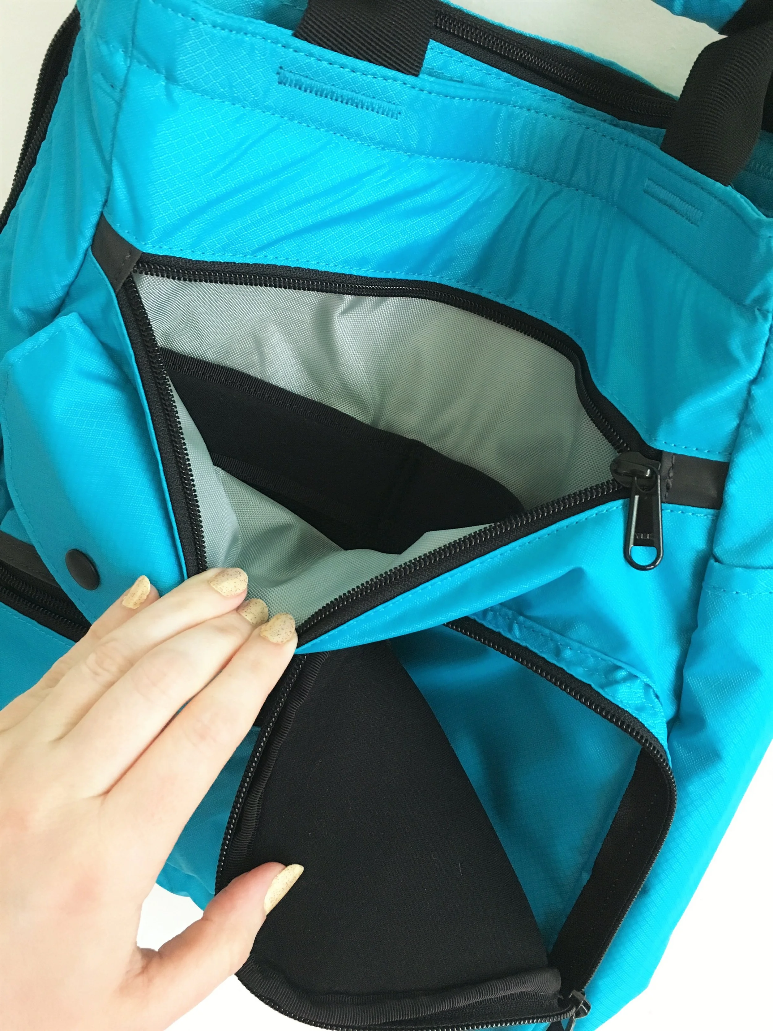 Nomadic NF-01 Tote Shoulder Bag Review — The Pen Addict